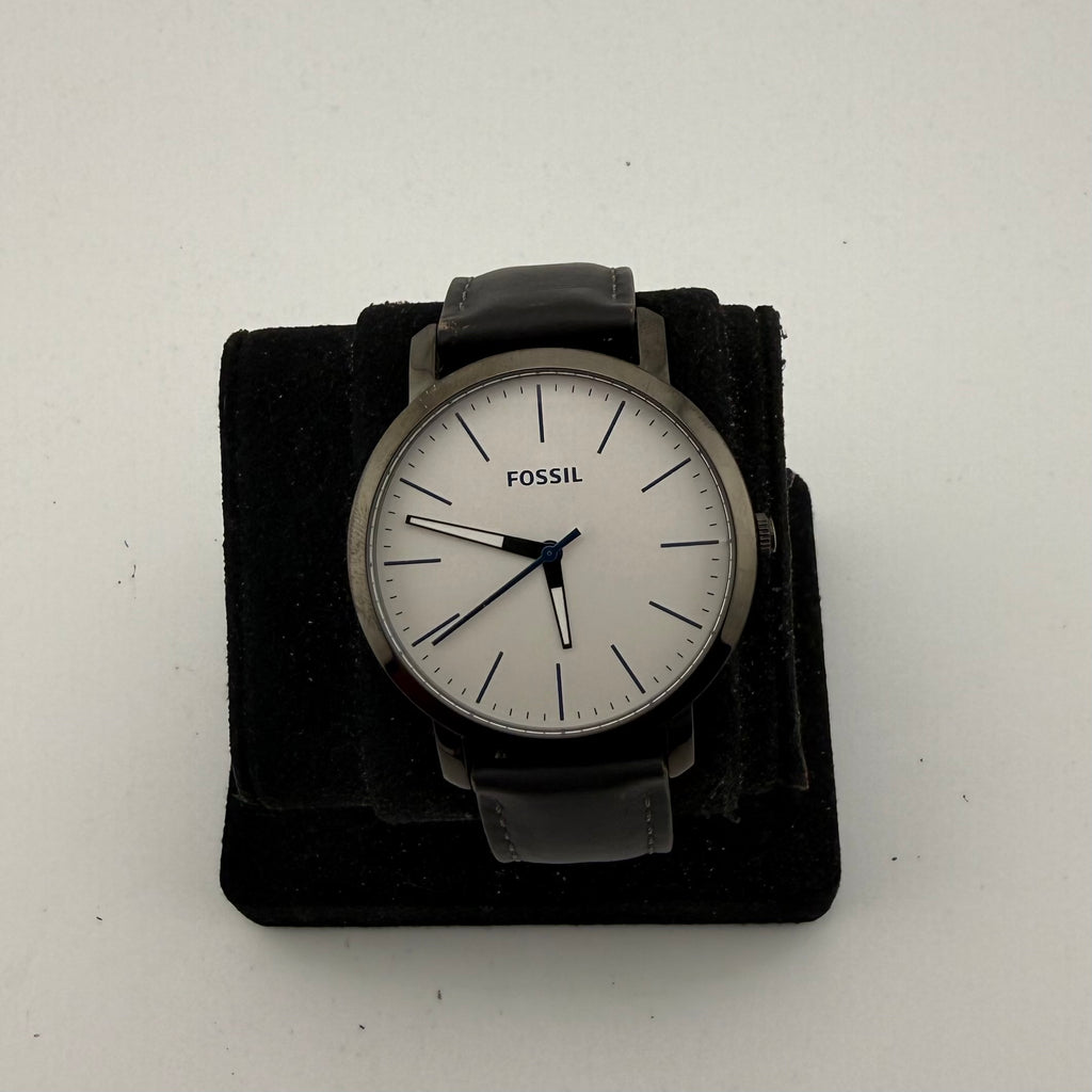 Fossil BQ2349 Men’s Minimalist Quartz Watch White Dial Blue Hands Leather Strap 46mm- £35.00