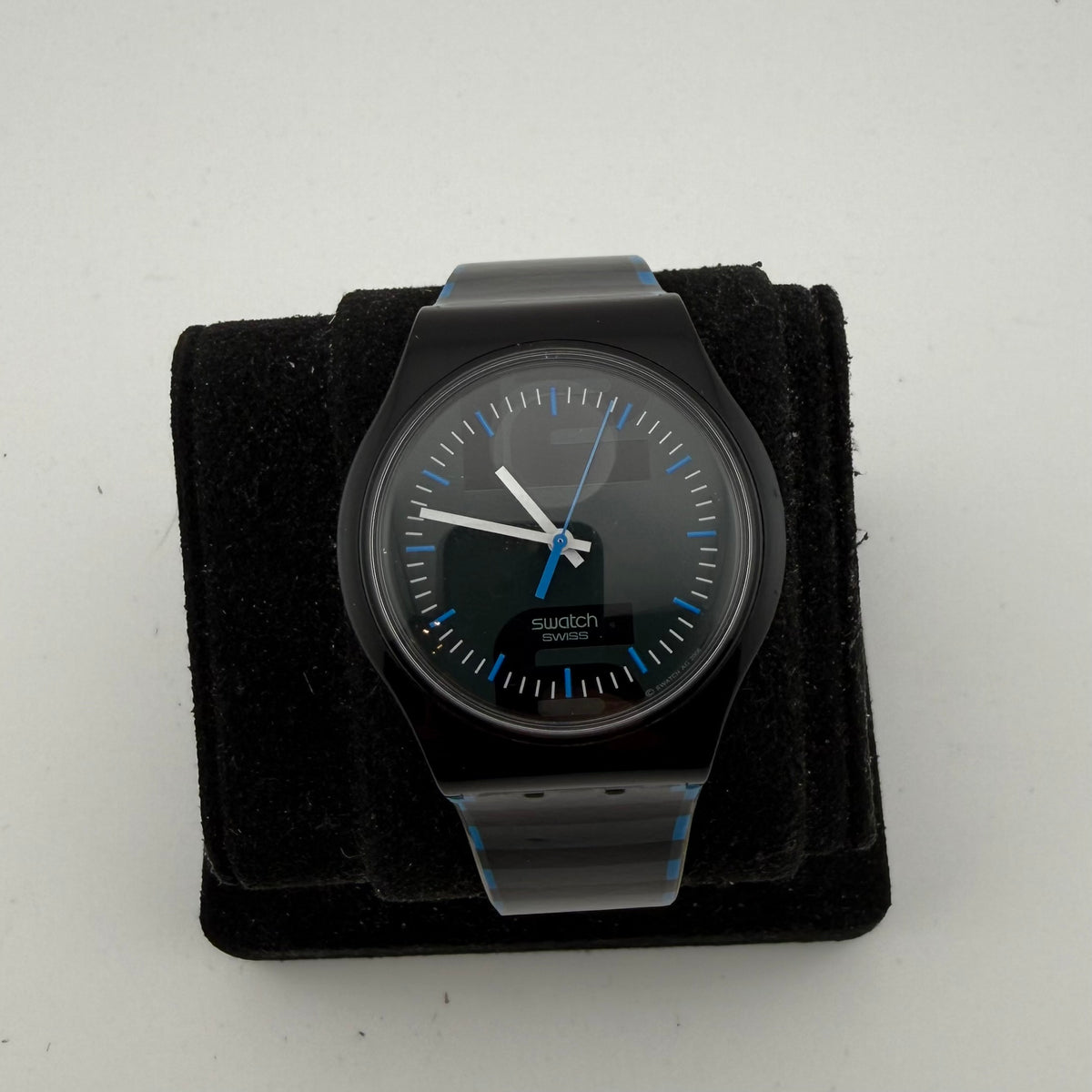 Swatch Swiss Black Blue Dial Silicone Strap Quartz Watch 38mm 2008 Fully Tested and Working-£15.00