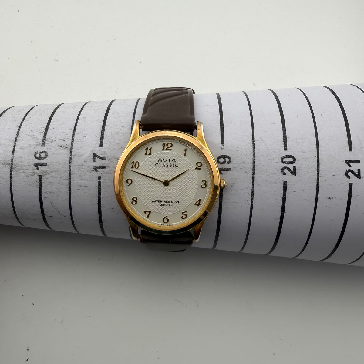 Avia Classic Mens Gold Tone Quartz Watch Fully Tested and Working- £30.00
