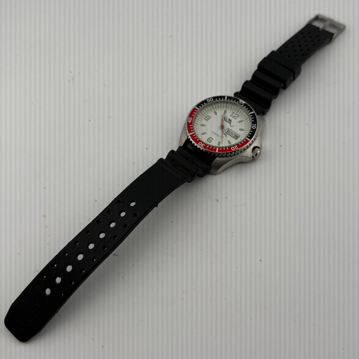Vintage Shark 200M Diver Quartz Day Date Pepsi Style Bezel Men’s Watch 46mm- £70.00