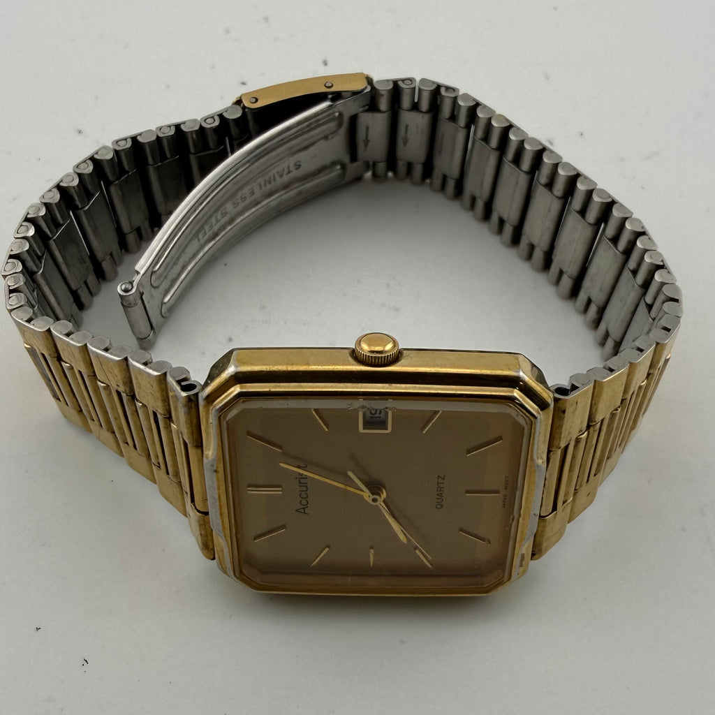 Vintage Accurist Gents Gold Tone Quartz Date Bracelet Watch Fully Tested and Working- £20.00