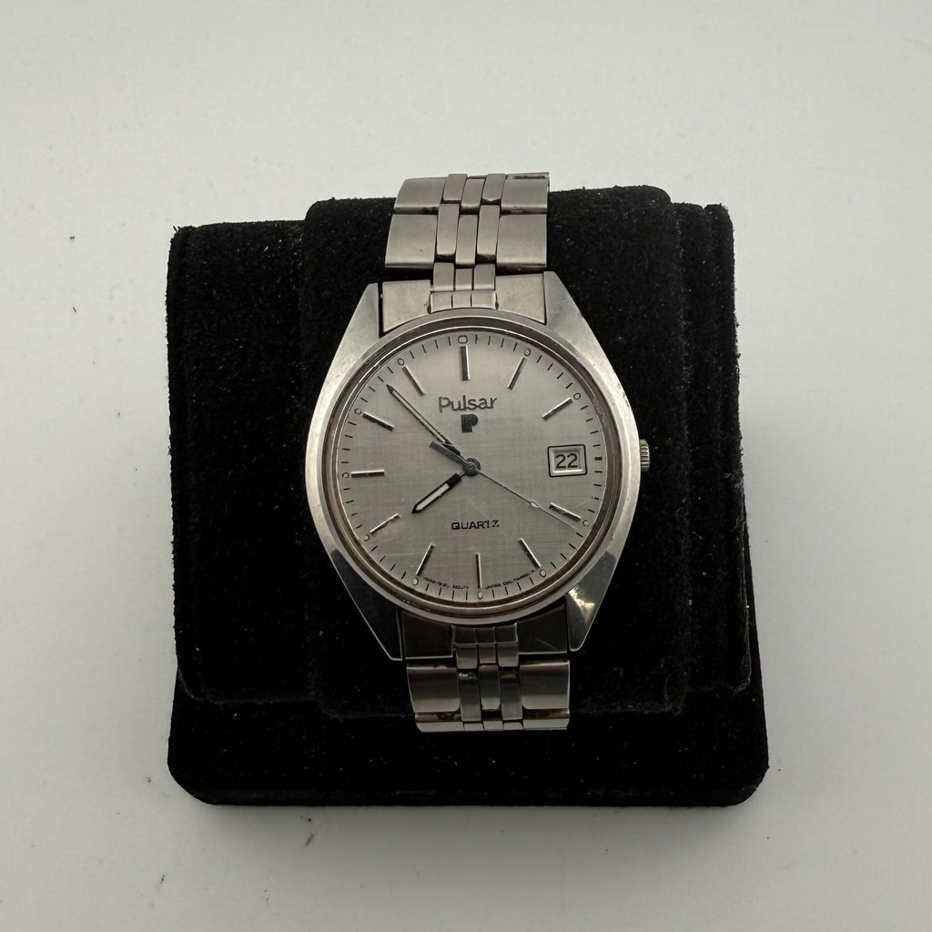 Vintage Pulsar Y562-812L Gents Quartz Silver Dial Date Watch Fully Tested and Working- £35.00