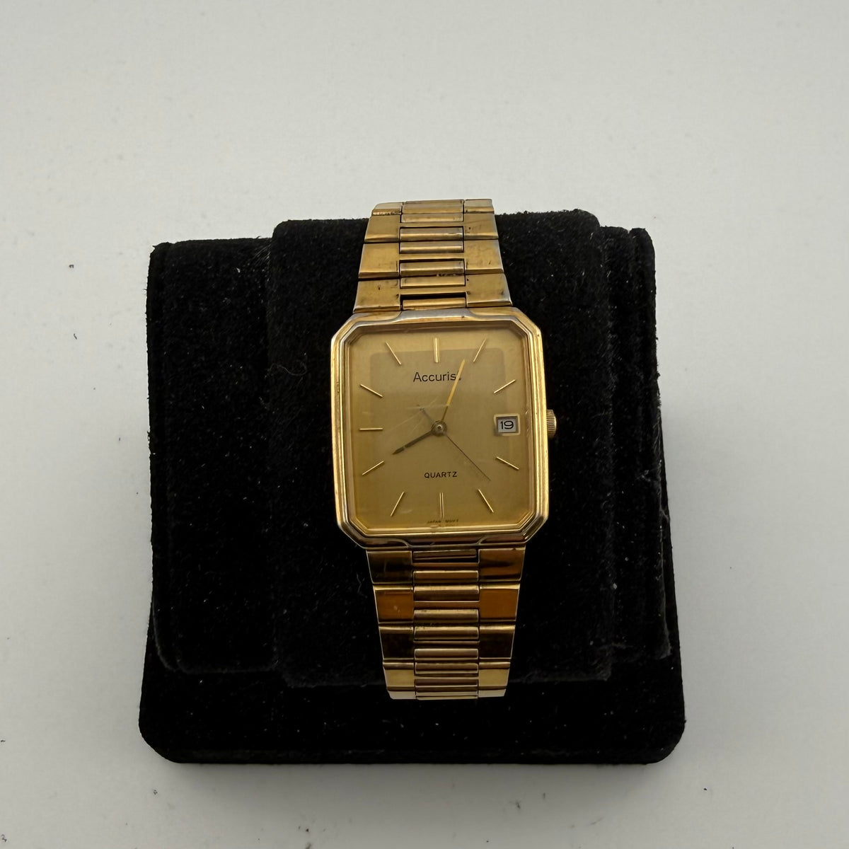 Vintage Accurist Gents Gold Tone Quartz Date Bracelet Watch Fully Tested and Working- £20.00