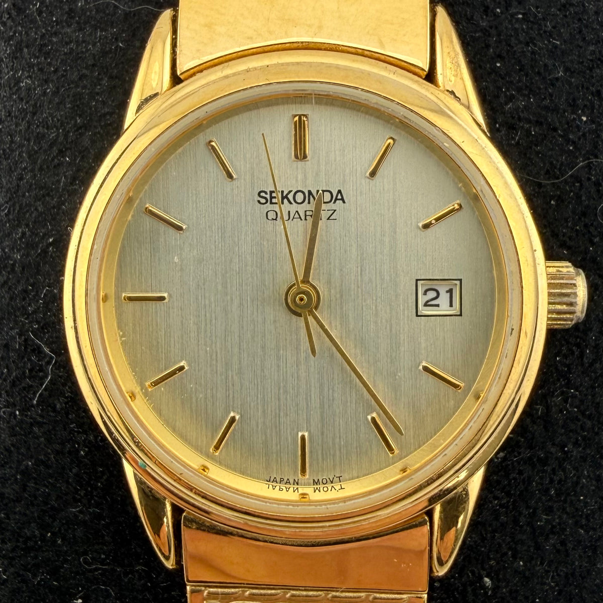 Sekonda 1624 Vintage Style Gold Tone Quartz Date Watch 27mm Stretch Bracelet (Fully Tested and working)- £15.00