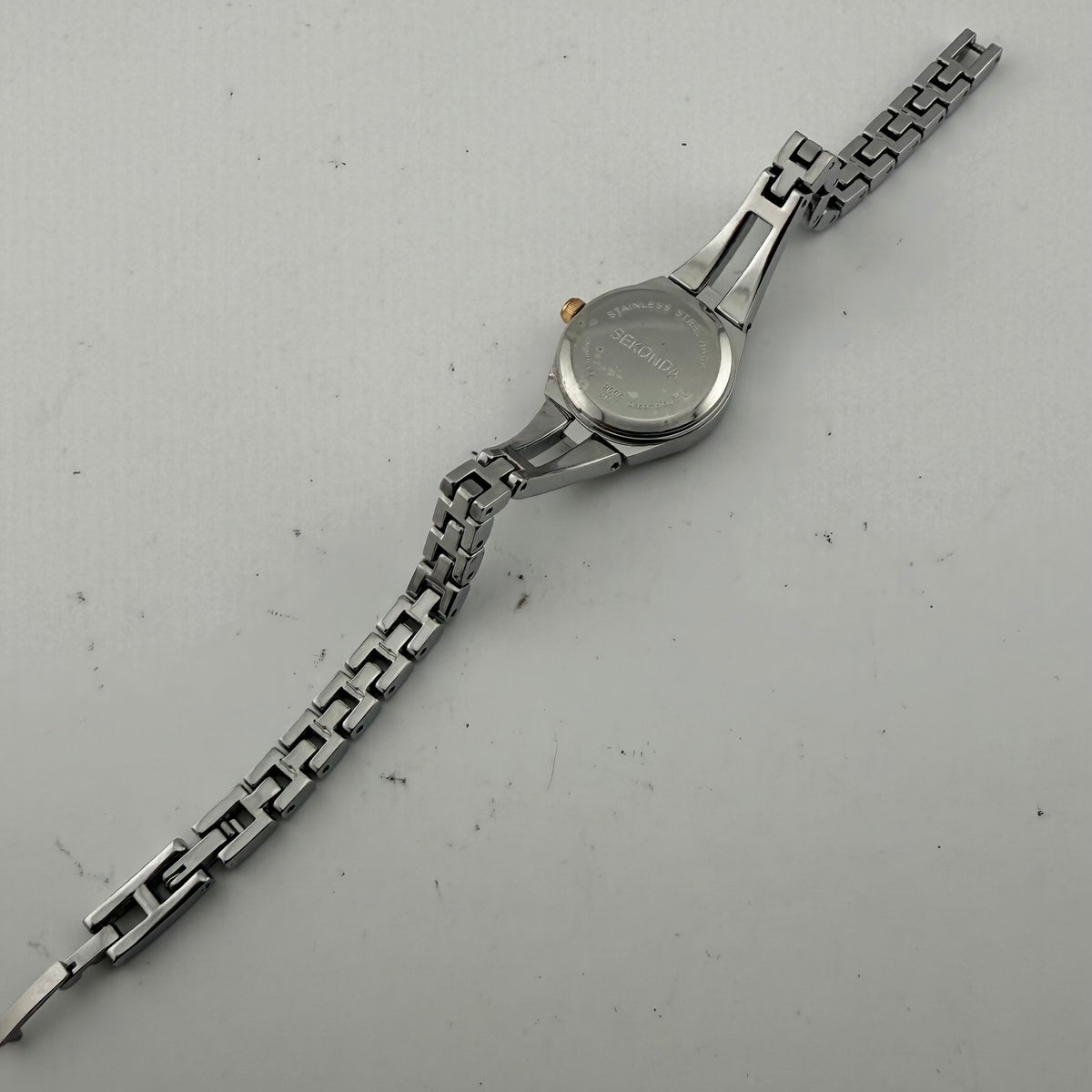 Sekonda 2004 AHT Ladies Crystal Set Silver Tone Quartz Watch Fully Tested and Working- £15.00