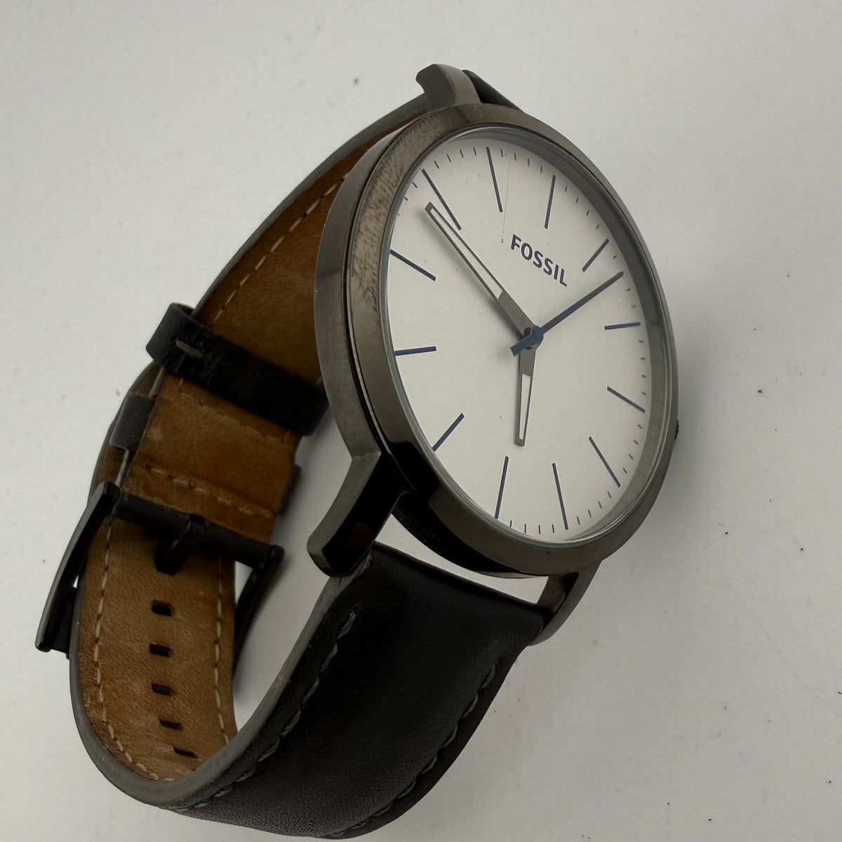 Fossil BQ2349 Men’s Minimalist Quartz Watch White Dial Blue Hands Leather Strap 46mm- £35.00