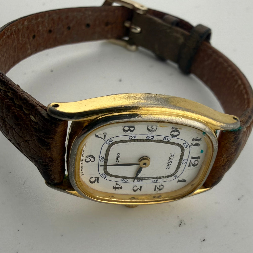 Vintage Pulsar V810-5690 Quartz Watch Gold Tone Arabic Dial Fully Tested and Working- £15.00