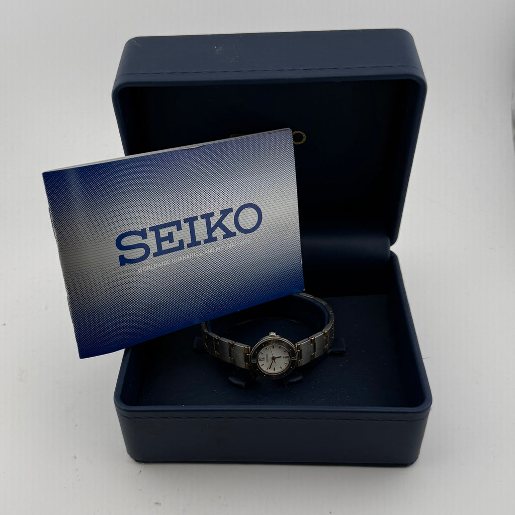 SEIKO Ladies 1N01-0AV0 Two Tone Quartz Watch (Fully Tested and Working)- £45.00