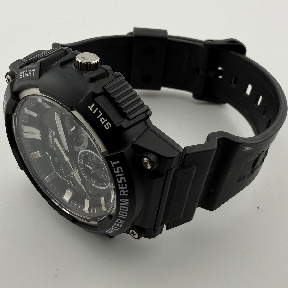 Casio MCW-200H 5490 Gents Chronograph 100M Black Sports Watch (Fully tested and Working)- £35.00