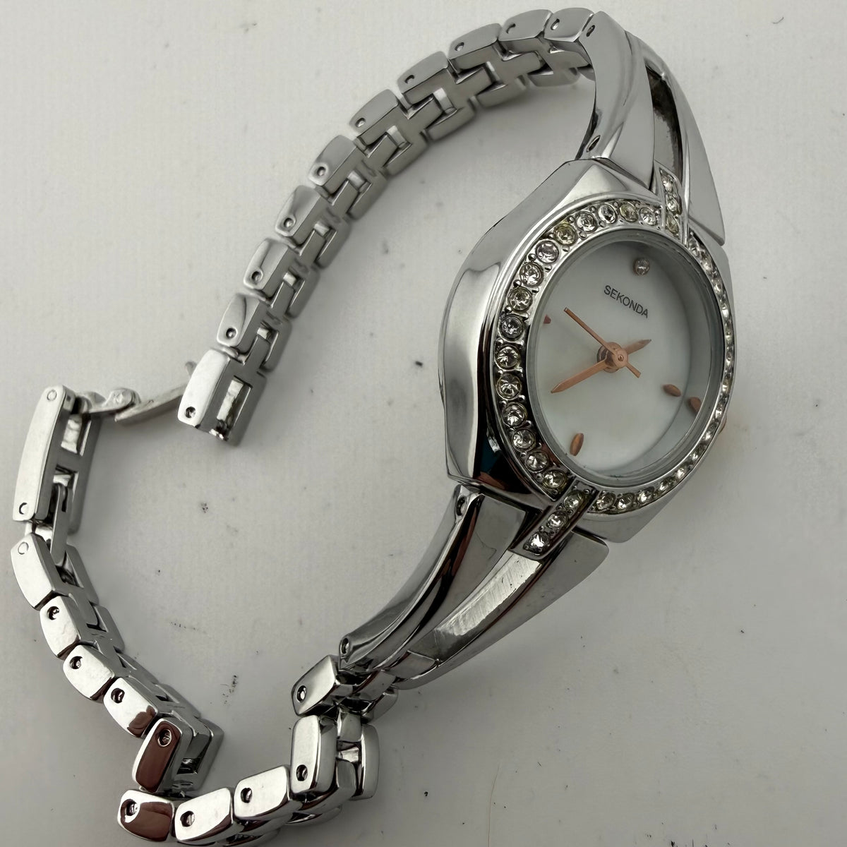 Sekonda 2004 AHT Ladies Crystal Set Silver Tone Quartz Watch Fully Tested and Working- £15.00