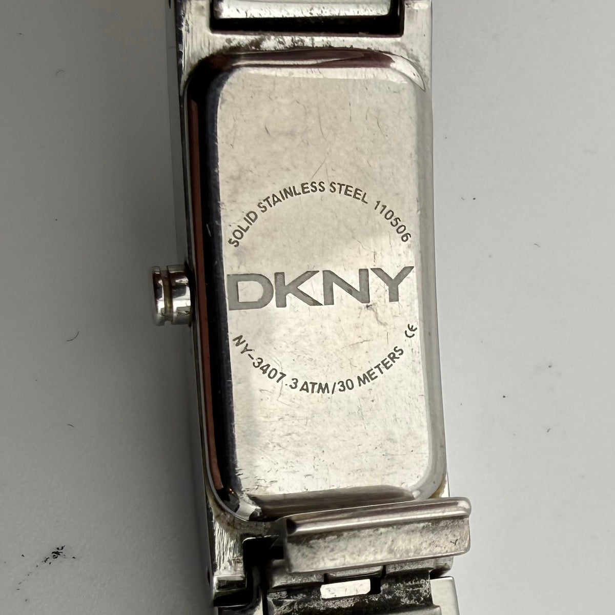 DKNY NY3407 Ladies Crystal Bracelet Mother of Pearl Dial Watch 15mm (Fully Tested and working)- £25.00
