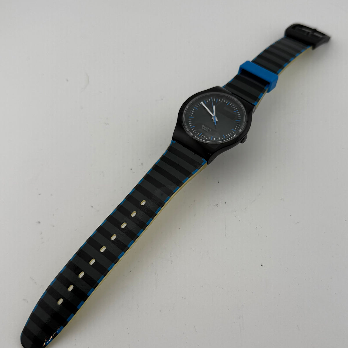 Swatch Swiss Black Blue Dial Silicone Strap Quartz Watch 38mm 2008 Fully Tested and Working-£15.00