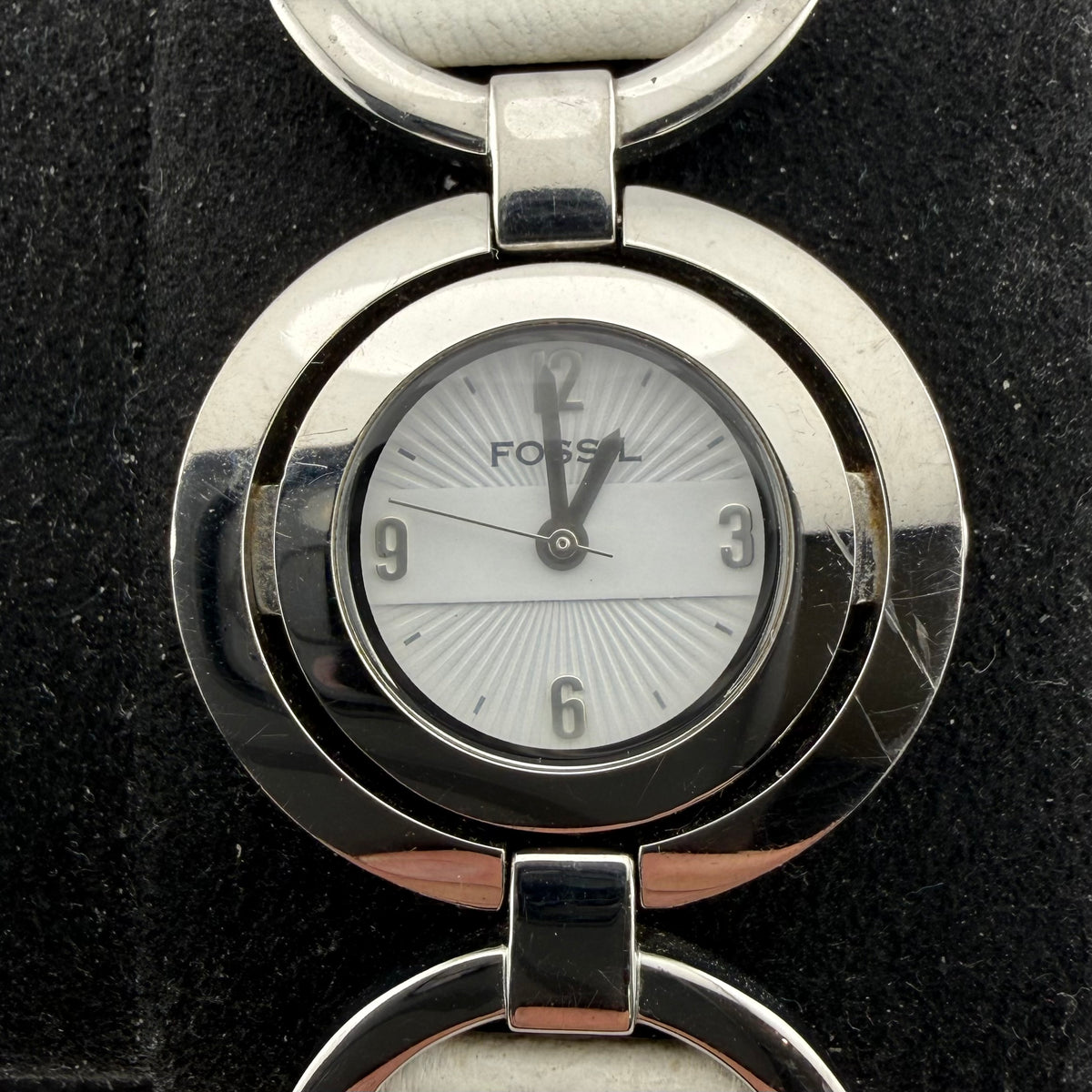 Fossil F2 ES-1977 Ladies White Leather Watch Trade Bargain (Fully Tested and working)- £10.00