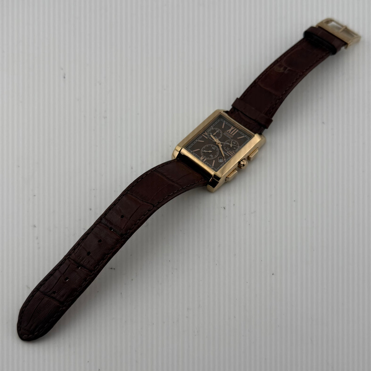 Citizen Eco-Drive H501-S077929 Gold Tone Rectangular Chronograph Brown Dial 33mm – Boxed- £120.00