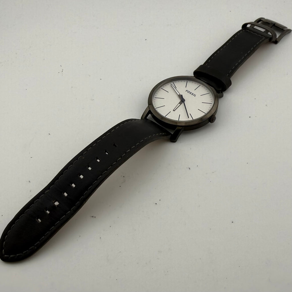 Fossil BQ2349 Men’s Minimalist Quartz Watch White Dial Blue Hands Leather Strap 46mm- £35.00
