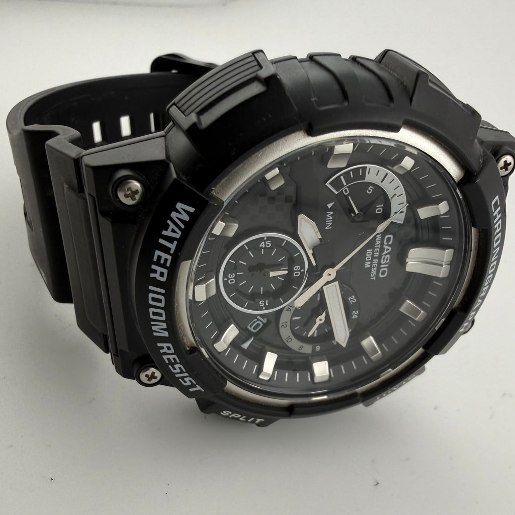 Casio MCW-200H 5490 Gents Chronograph 100M Black Sports Watch (Fully tested and Working)- £35.00