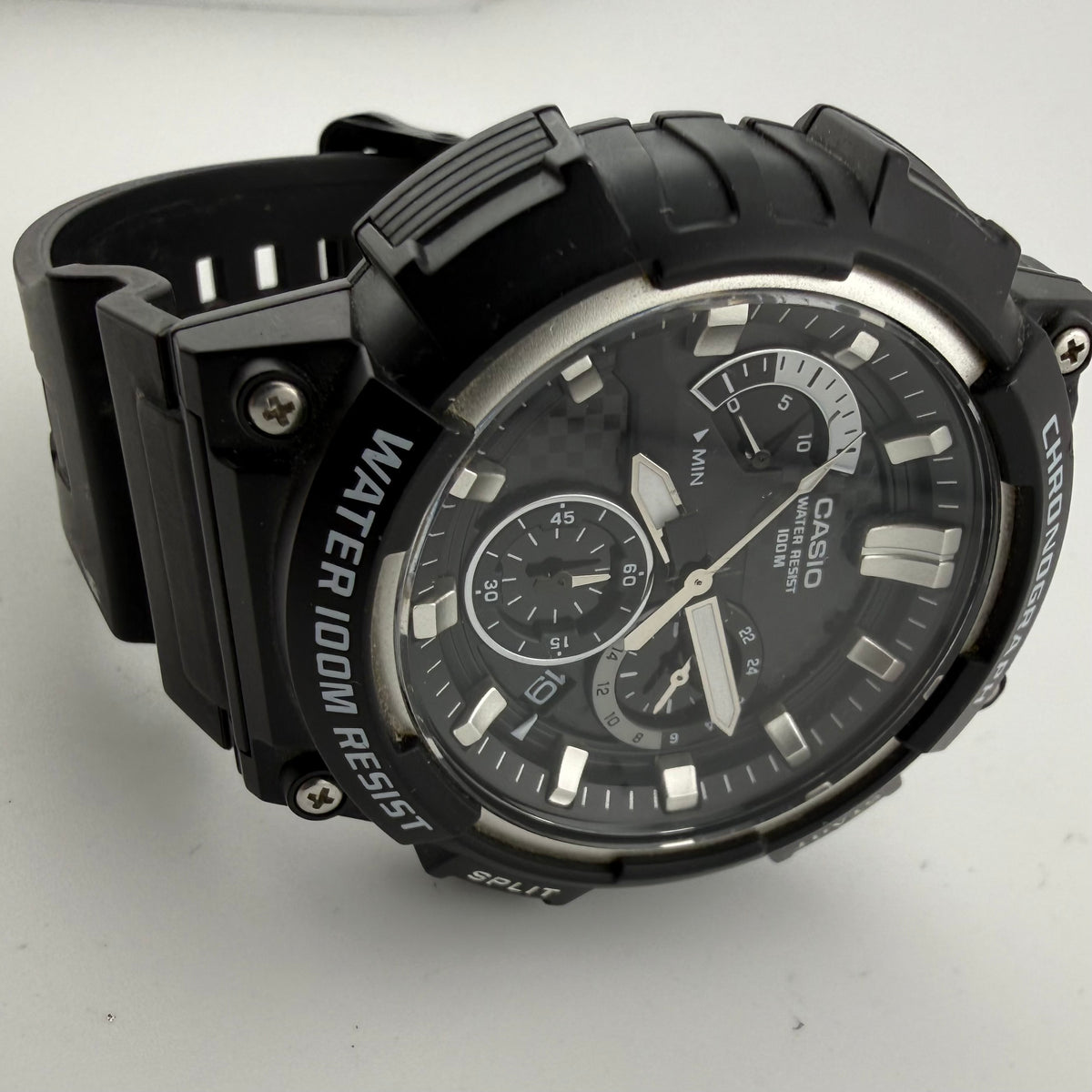 Casio MCW-200H 5490 Gents Chronograph 100M Black Sports Watch (Fully tested and Working)- £35.00