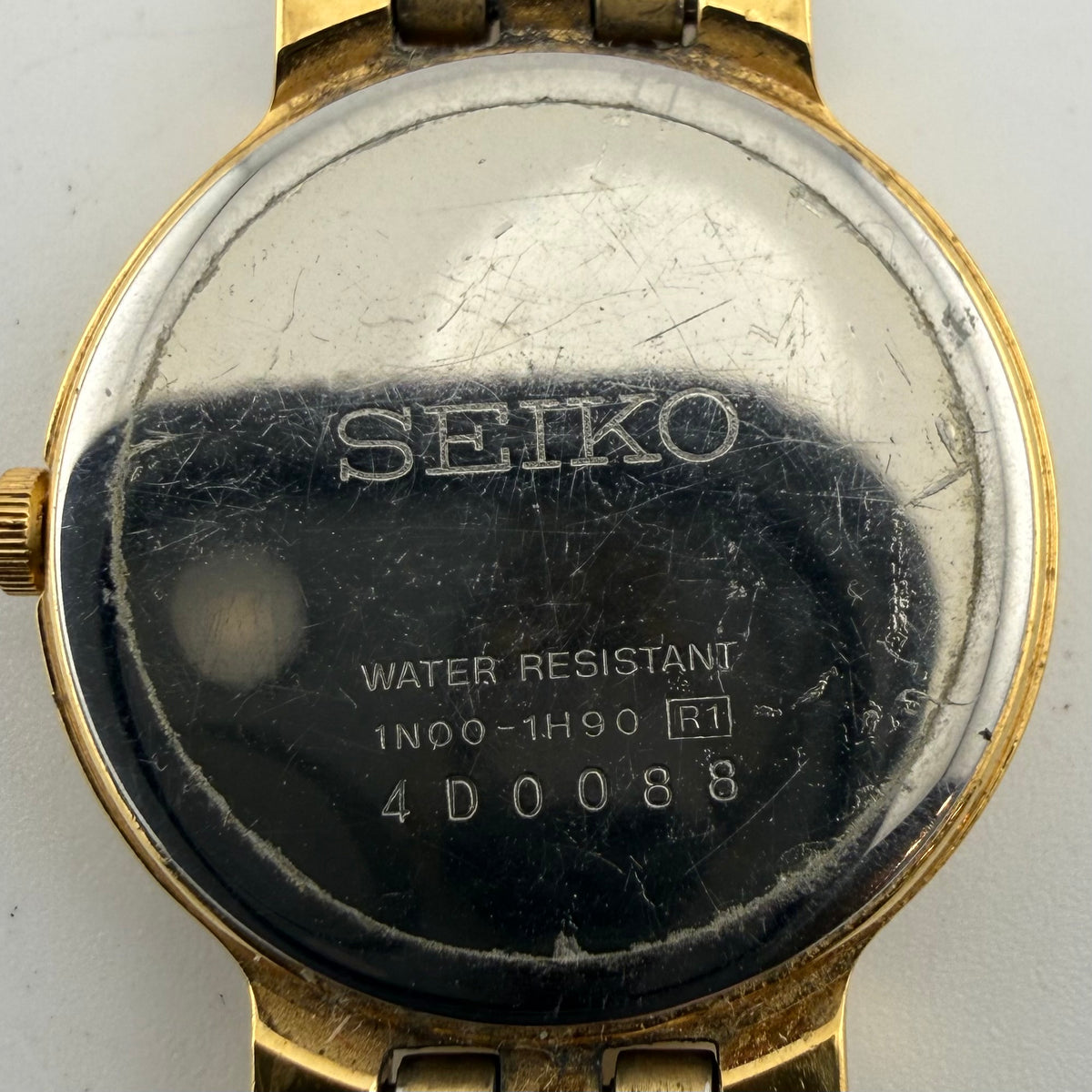 Seiko 1N00-1H90 Ladies Gold Tone Quartz Bracelet Watch Fully Tested and Working- £40.00