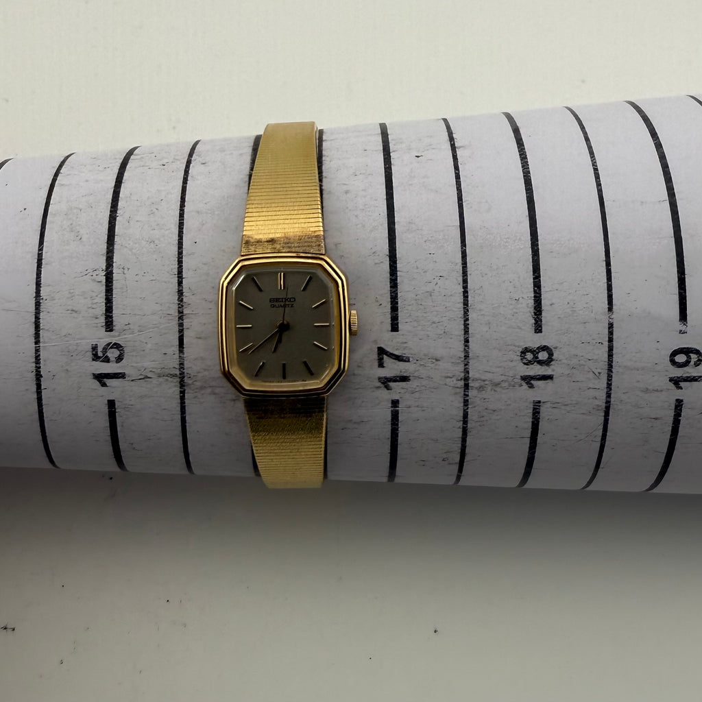 Vintage Seiko 1421-5610 Ladies Gold Tone Quartz Watch October 1981 20mm (Fully Tested and working)- £35.00