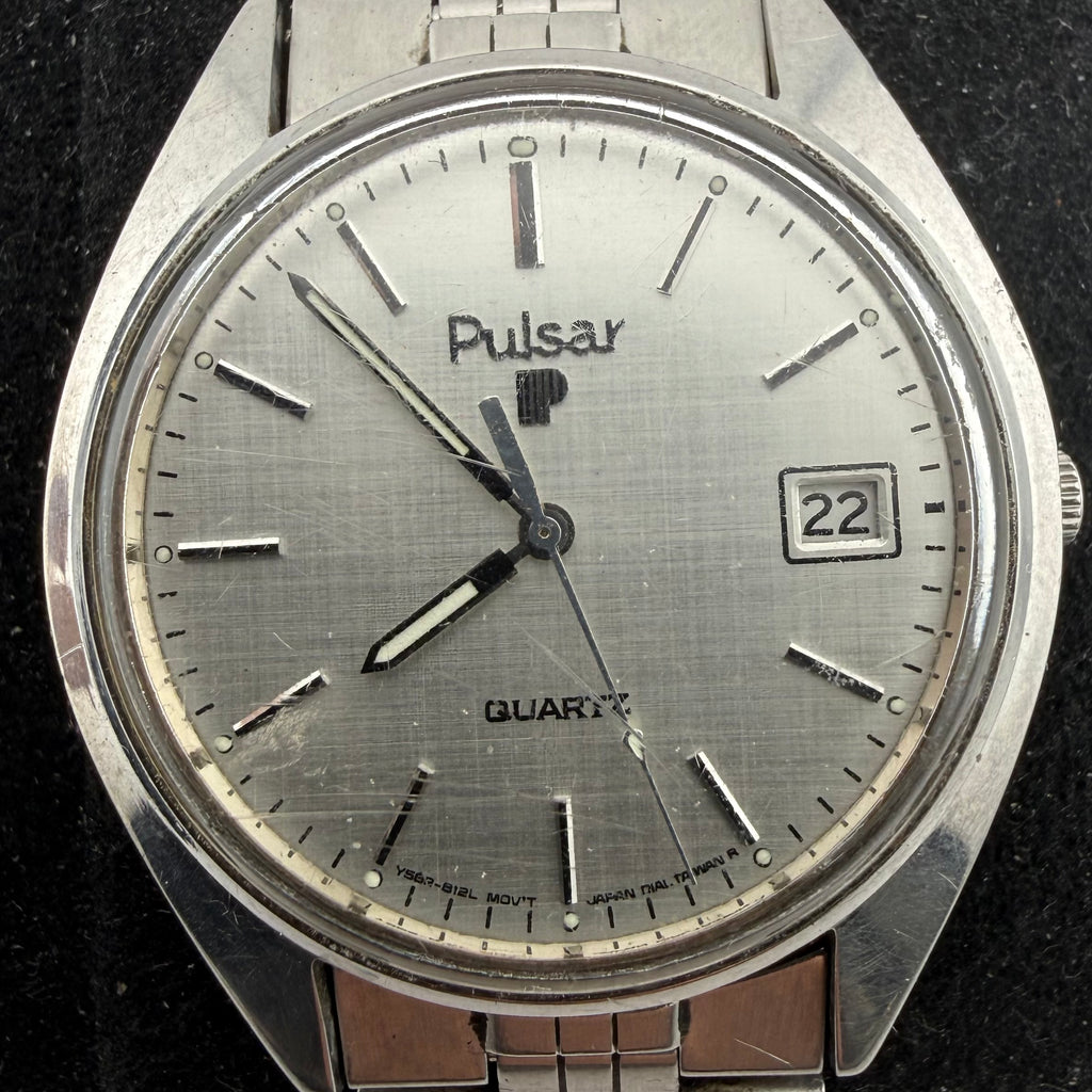 Vintage Pulsar Y562-812L Gents Quartz Silver Dial Date Watch Fully Tested and Working- £35.00