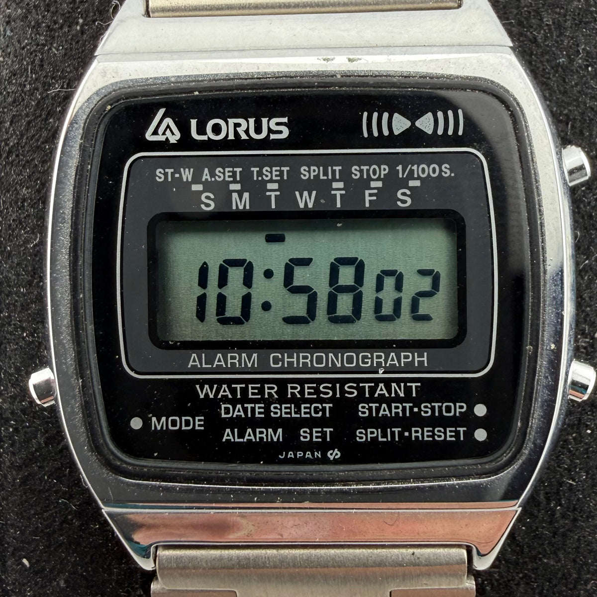 Vintage Lorus Alarm Chronograph Digital Watch Y798-4810 Japan 32mm (Fully Tested and working)- £40.00