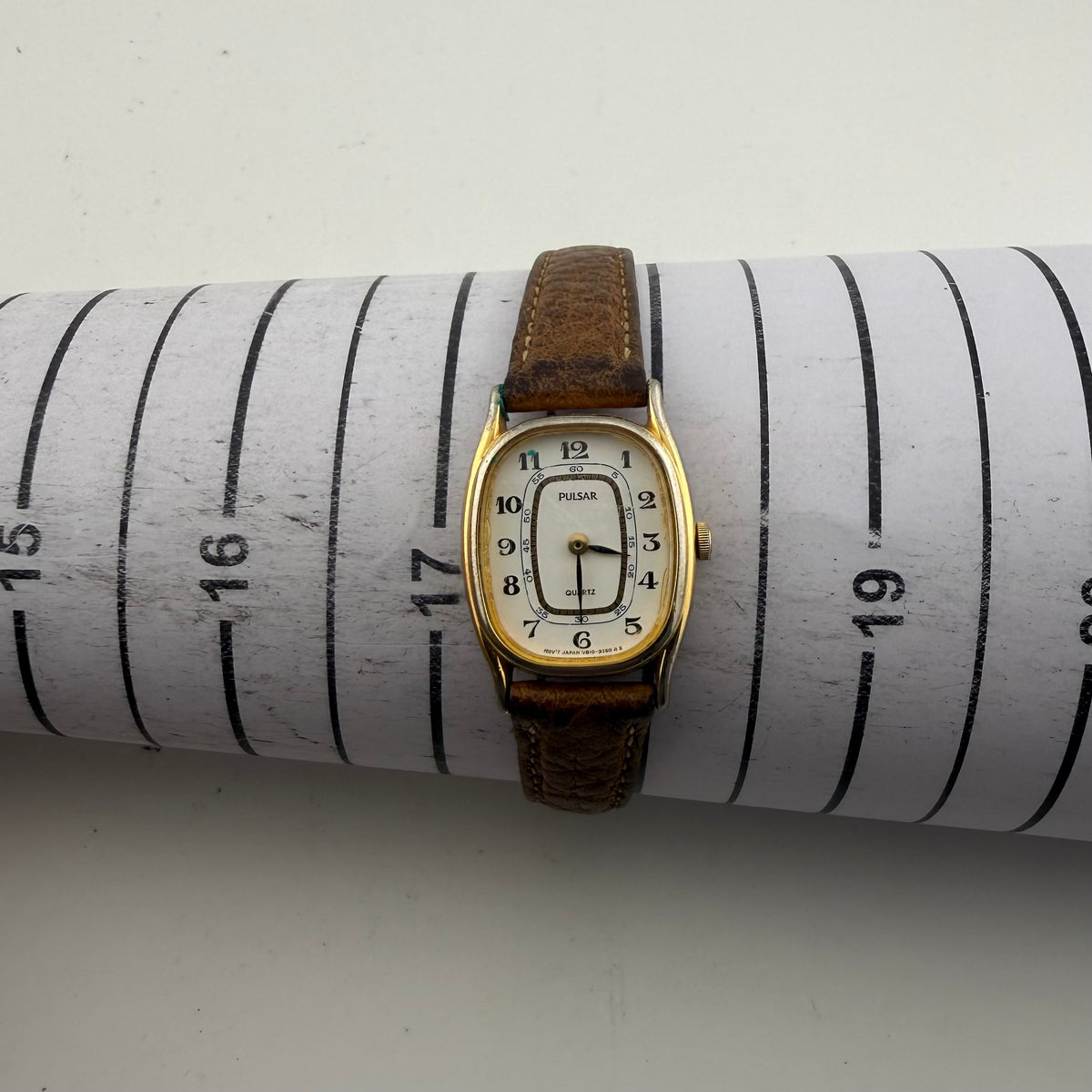 Vintage Pulsar V810-5690 Quartz Watch Gold Tone Arabic Dial Fully Tested and Working- £15.00