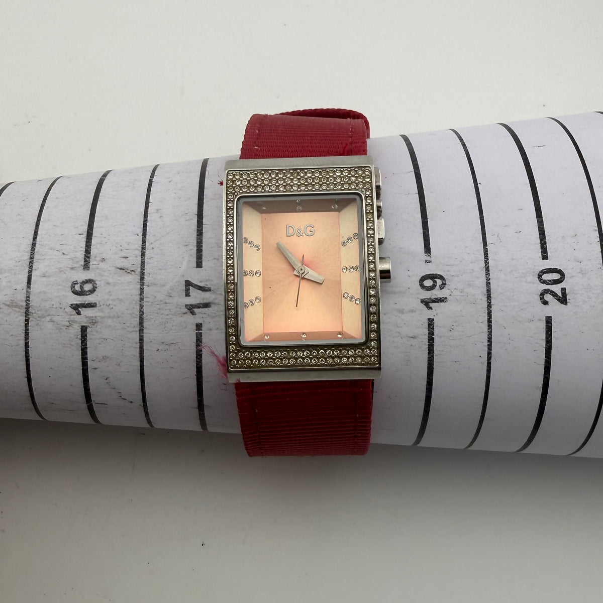 D&G Dolce & Gabbana Time Ladies Crystal Set Pink Watch Fully Tested and Working- £25.00