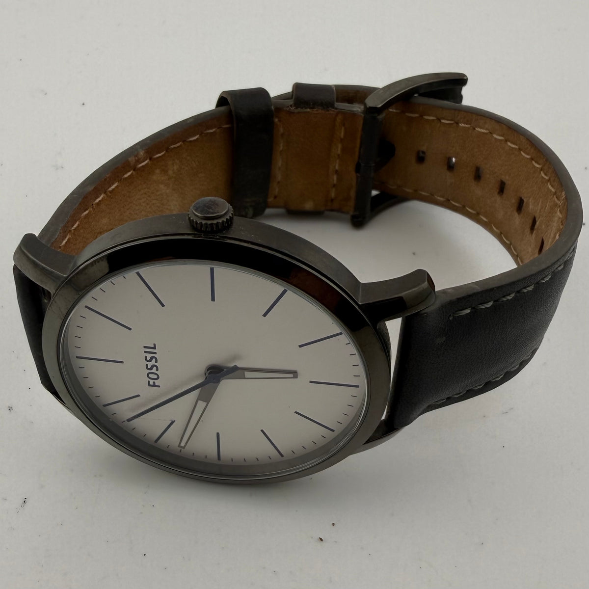 Fossil BQ2349 Men’s Minimalist Quartz Watch White Dial Blue Hands Leather Strap 46mm- £35.00