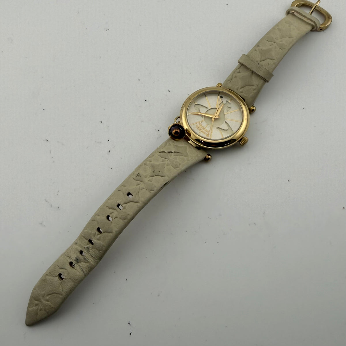 Vivienne Westwood Orb II VV006WHWH Ladies Gold Plated Swiss Quartz Watch 35mm Orb Charm- £80.00