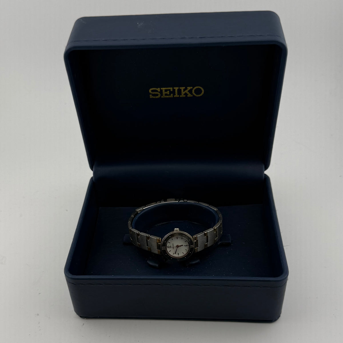 SEIKO Ladies 1N01-0AV0 Two Tone Quartz Watch (Fully Tested and Working)- £45.00