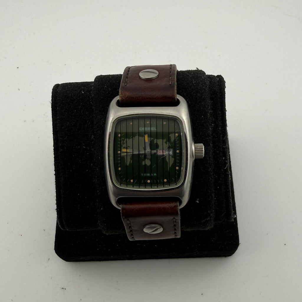 Diesel DZ-2030 Gents Green World Map Day Date Quartz Watch Fully Tested and Working- £25.00