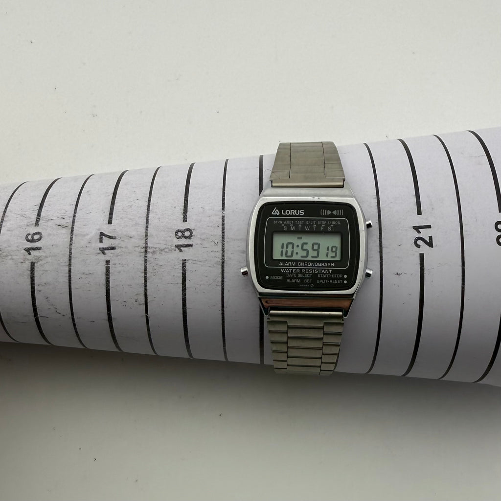 Vintage Lorus Alarm Chronograph Digital Watch Y798-4810 Japan 32mm (Fully Tested and working)- £40.00