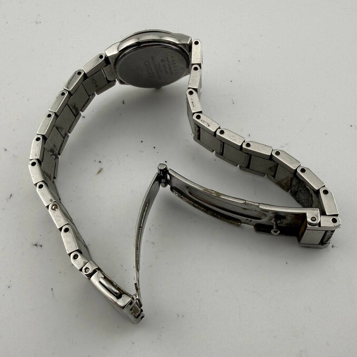 Seiko Ladies 1N01-0GP0 Silver Dial Quartz Bracelet Watch Fully Tested and Working- £40.00
