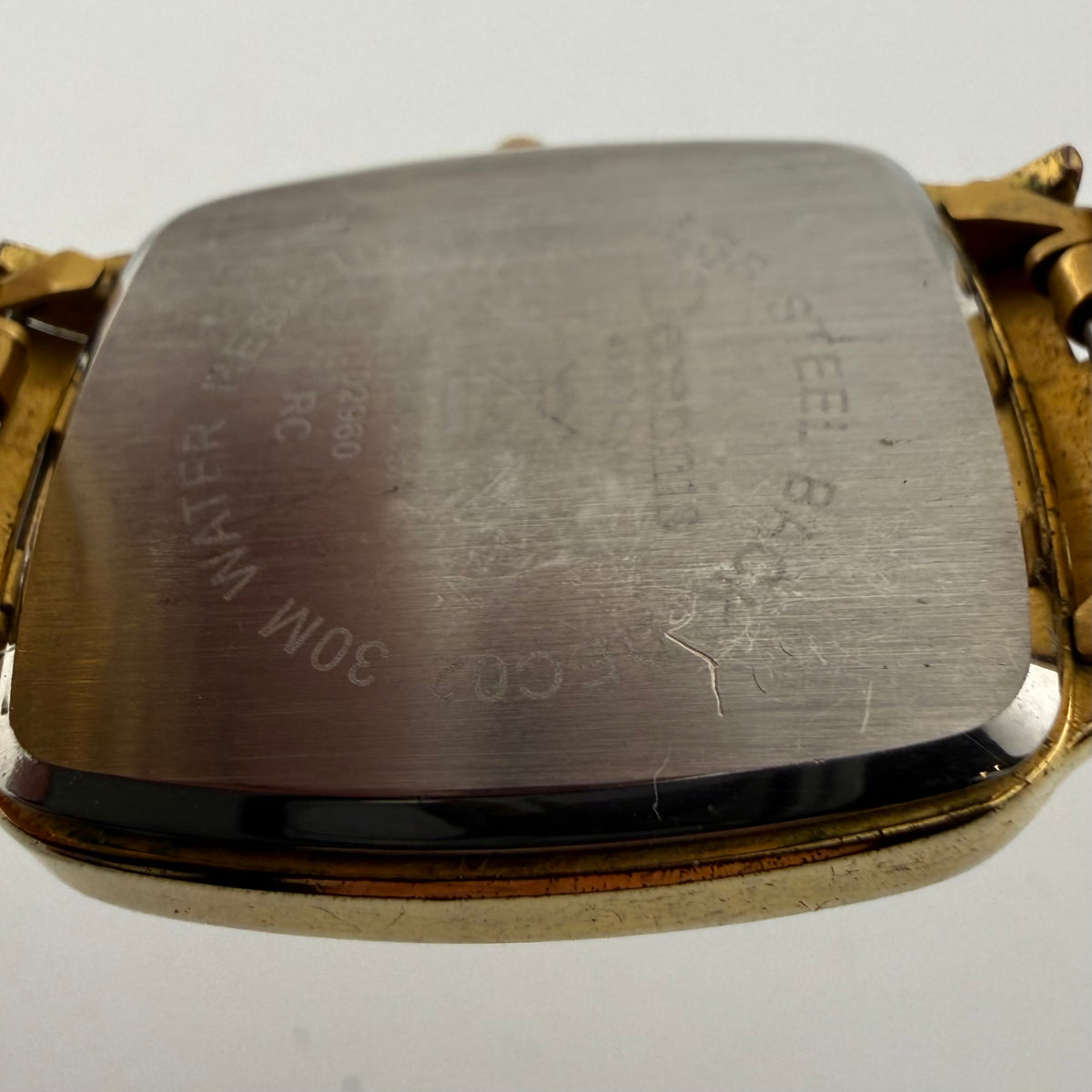 Decennis Gold Tone Quartz Date Watch Roman Dial 45mm New 10 Year Battery0 £20.00