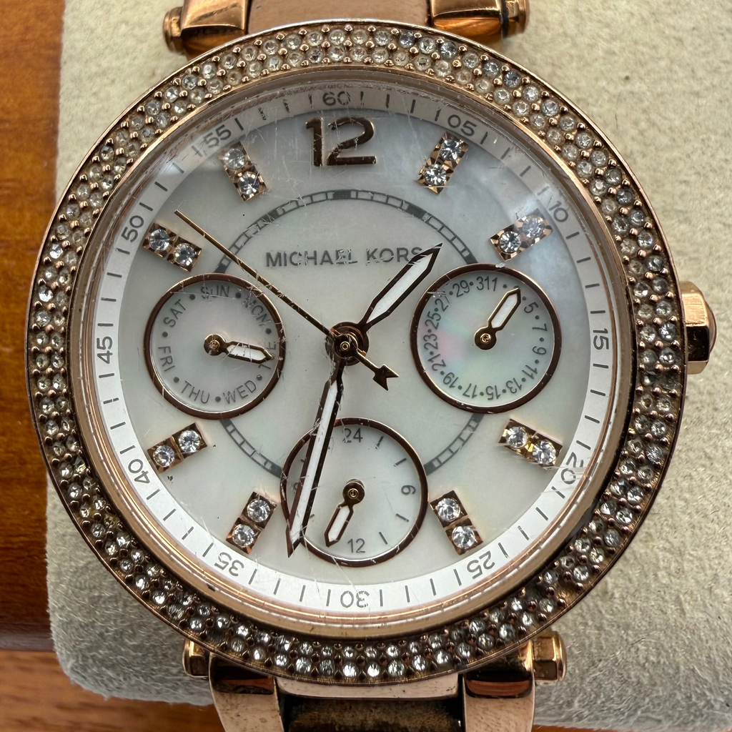 Michael Kors MK5616 Ladies Rose Gold Chronograph Watch- £20.00