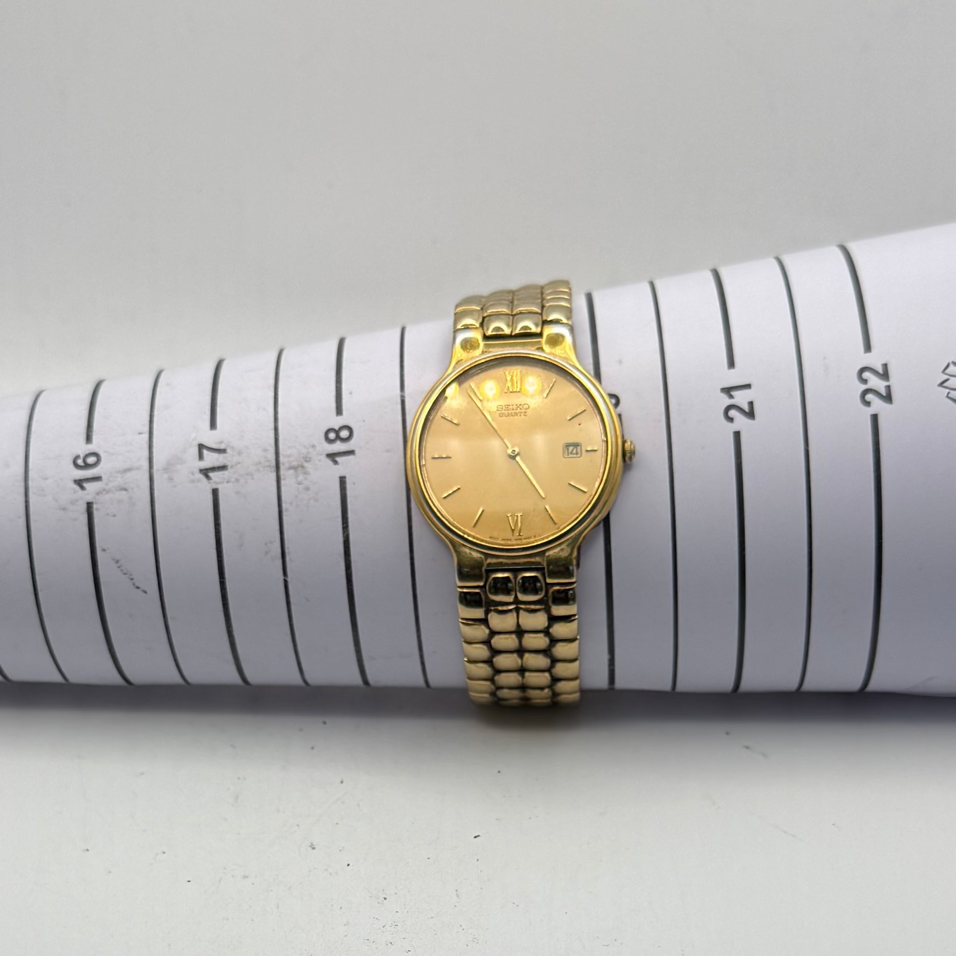 Vintage Seiko Quartz 7N29-6201 Gold Tone Date Watch 35mm Men's Classic Dress Watch (Fully Tested and Working)- £60.00