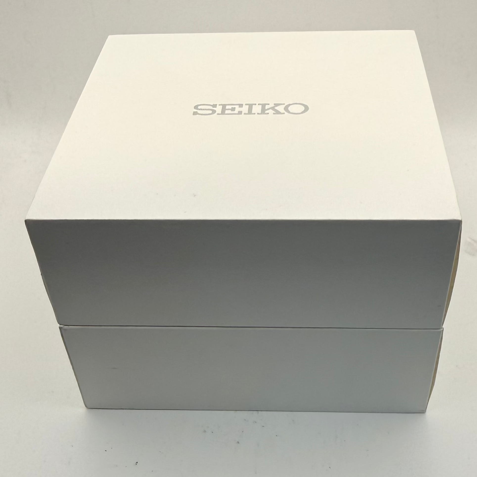 Seiko Solar V137-0G68 Ladies Mother of Pearl Crystal Bezel Watch Full Set- £100.00