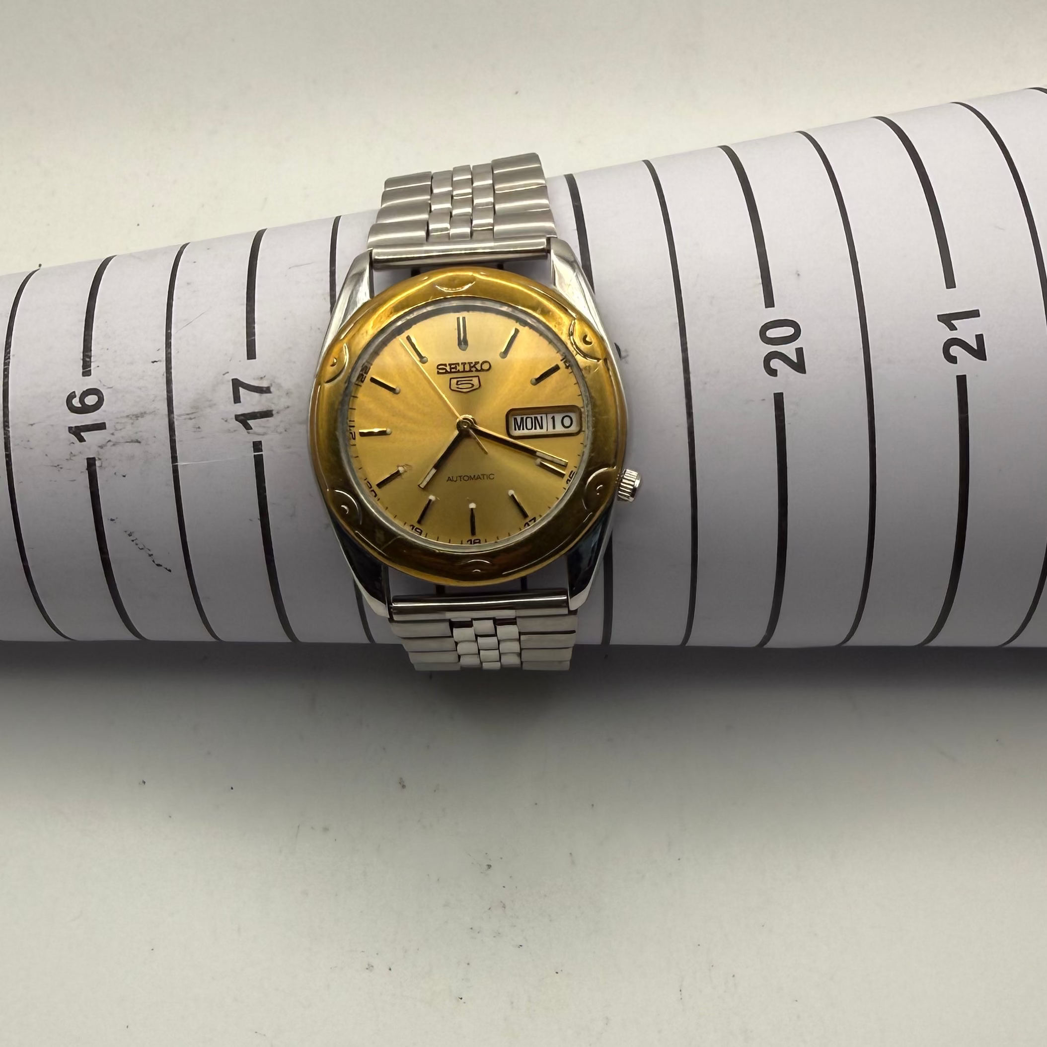 Seiko 5 Automatic Gold Dial Day-Date-£89.99