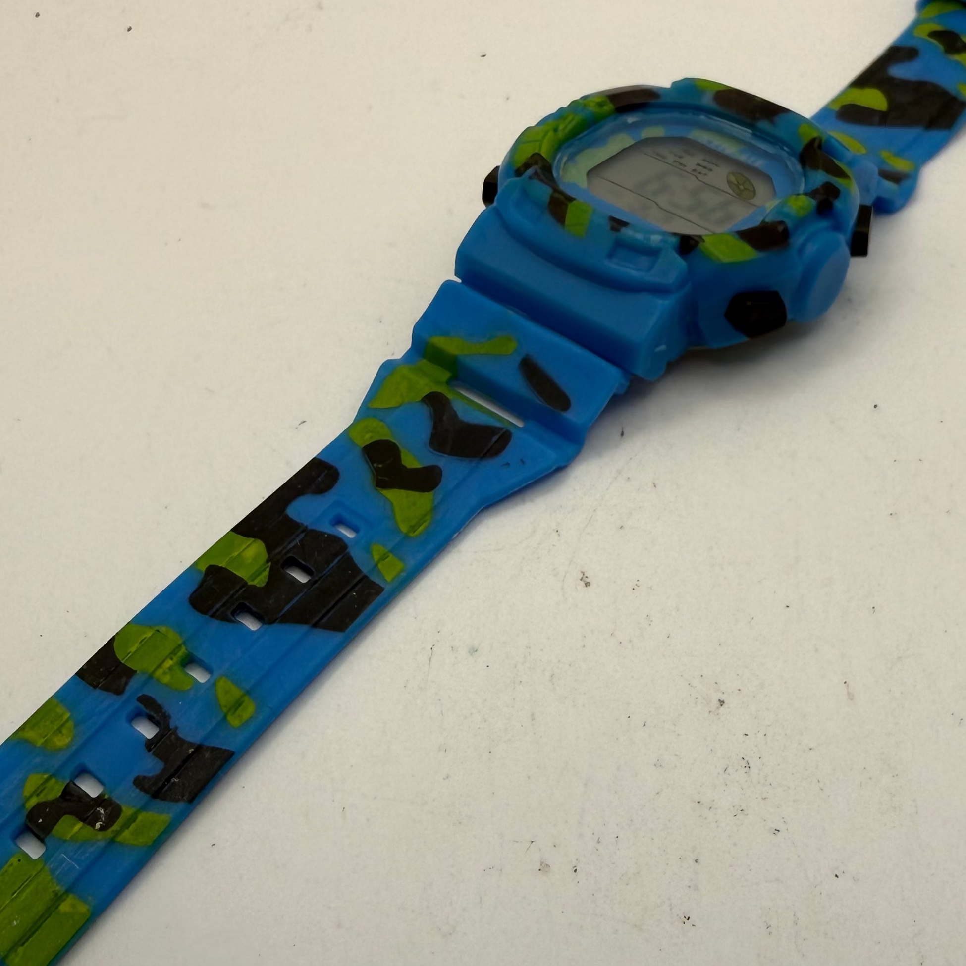 XINJIE Digital Camouflage Children's Youth Watch Blue Green 39.5mm- £5.00