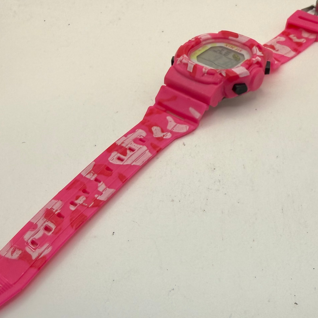 XINJIE Digital Camouflage Children's Youth Watch Pink White 39.5mm- £5.00