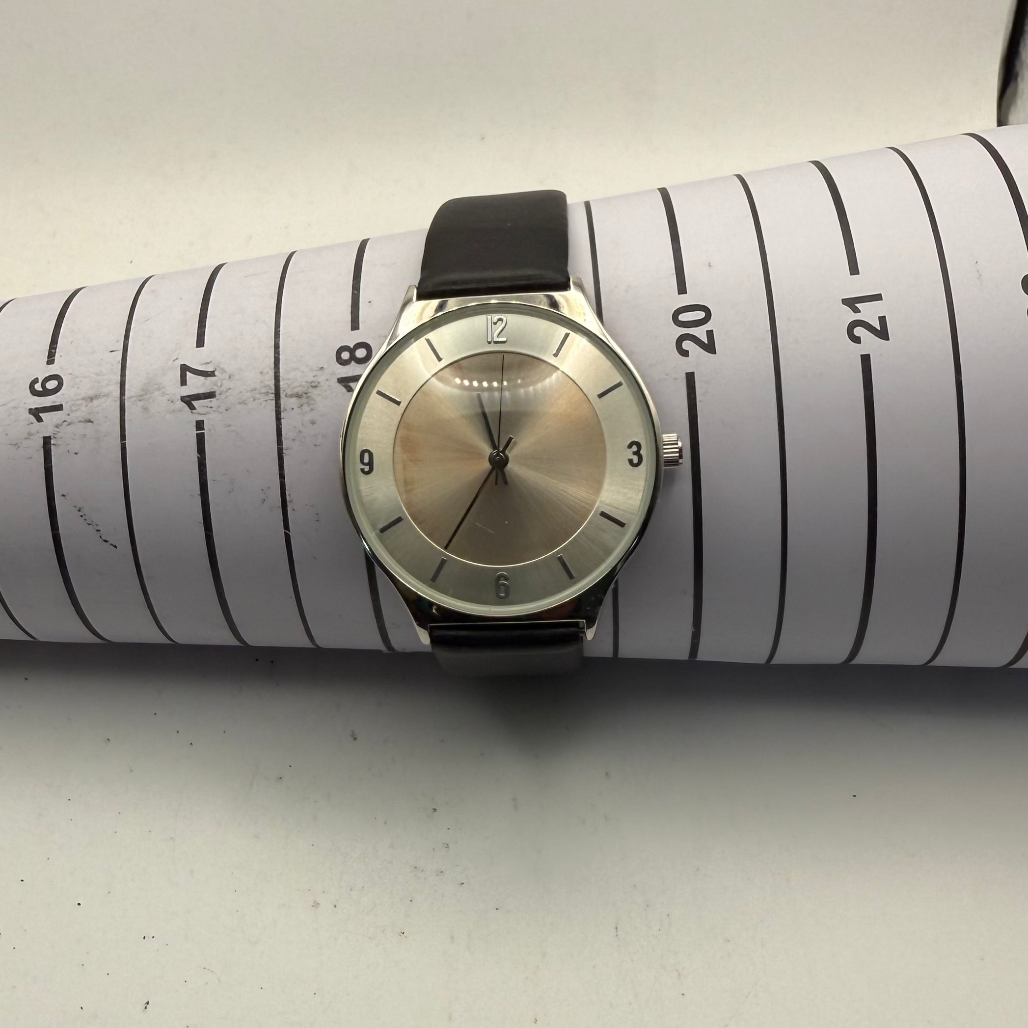 Minimalist Silver Dial Dress Watch Black Leather Strap 40mm- £10.00