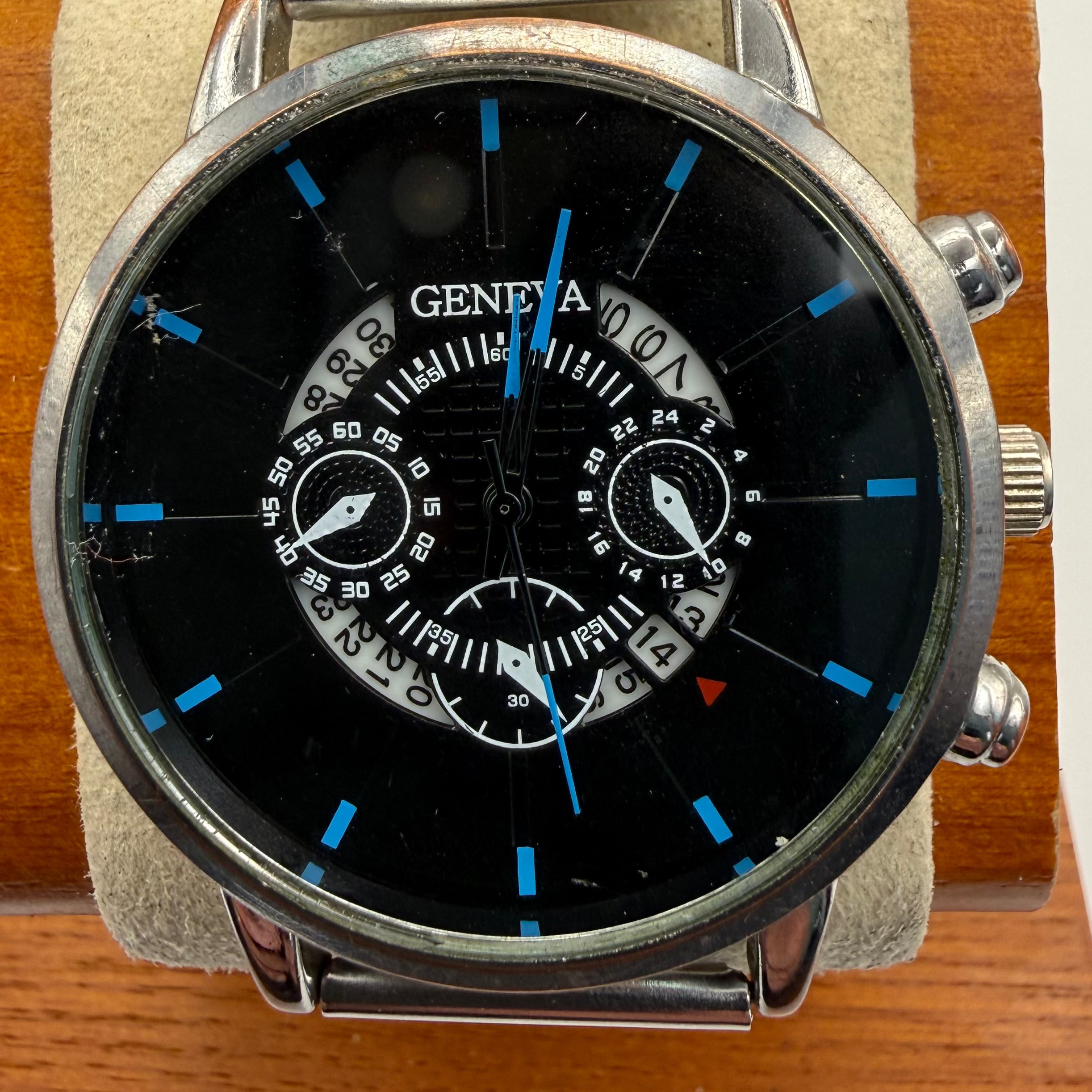 GENEVA Fashion Quartz Watch Black Dial Blue Markers Mesh Bracelet 44.5mm (Fully Tested and Working)- £7.00