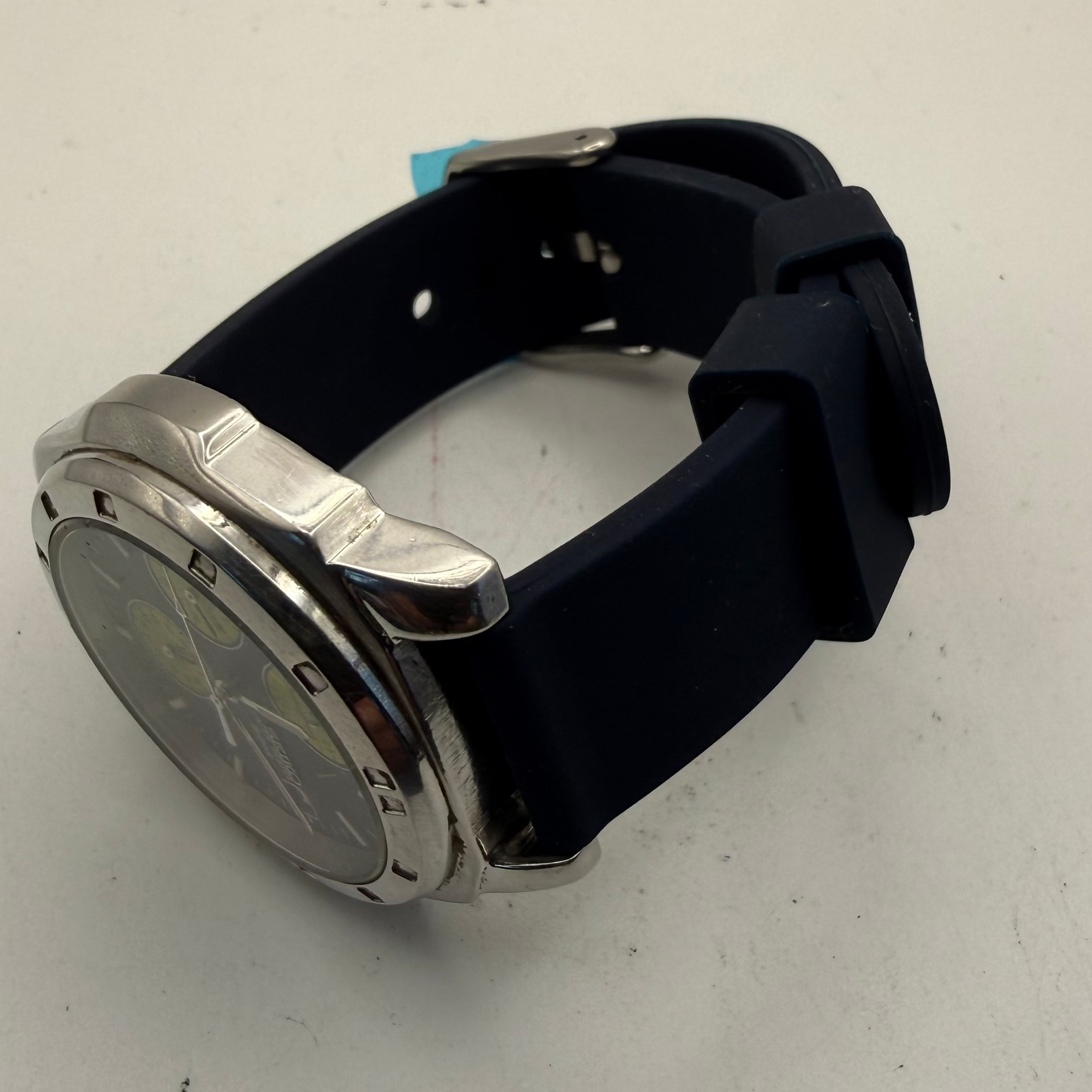 Seiko Chronograph V657-9010 Blue Dial Yellow Sub-Dials 42mm Quartz Watch- £120.00