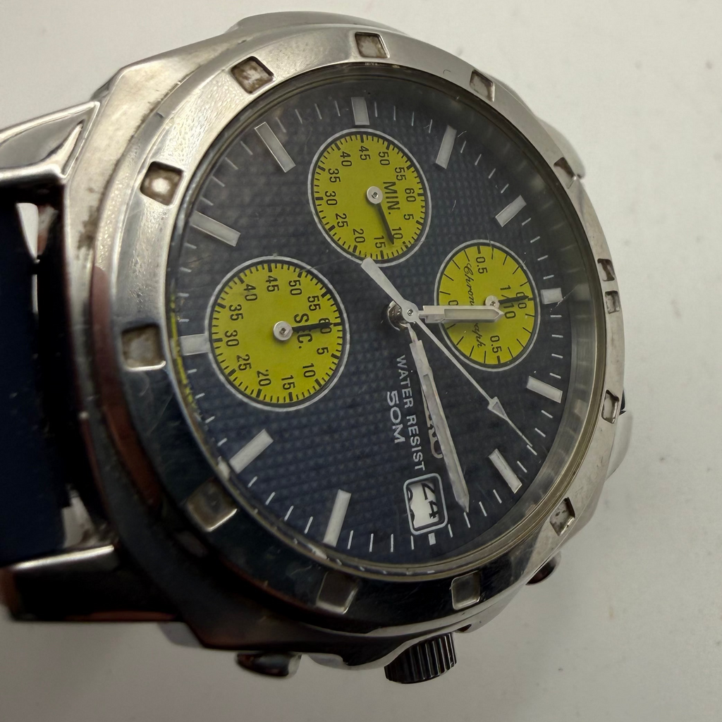 Seiko Chronograph V657-9010 Blue Dial Yellow Sub-Dials 42mm Quartz Watch- £120.00
