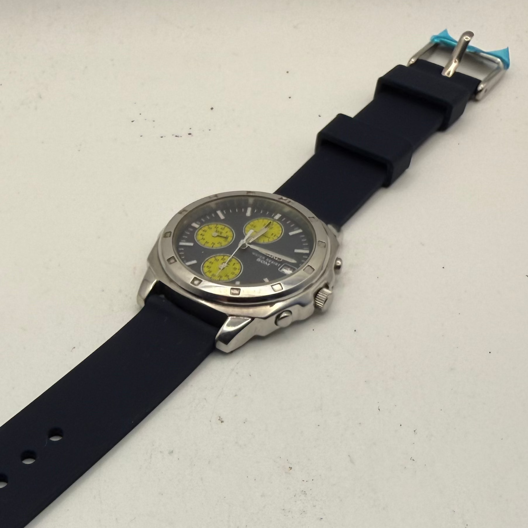 Seiko Chronograph V657-9010 Blue Dial Yellow Sub-Dials 42mm Quartz Watch- £120.00