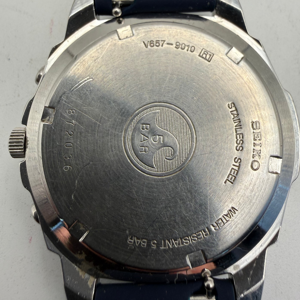 Seiko Chronograph V657-9010 Blue Dial Yellow Sub-Dials 42mm Quartz Watch- £120.00