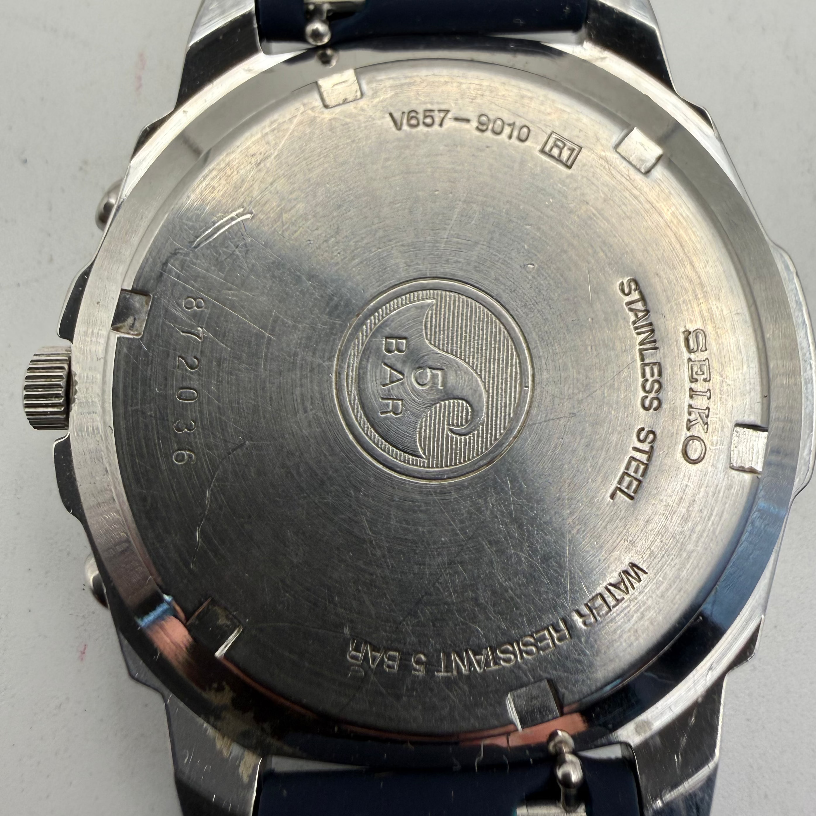 Seiko Chronograph V657-9010 Blue Dial Yellow Sub-Dials 42mm Quartz Watch- £120.00