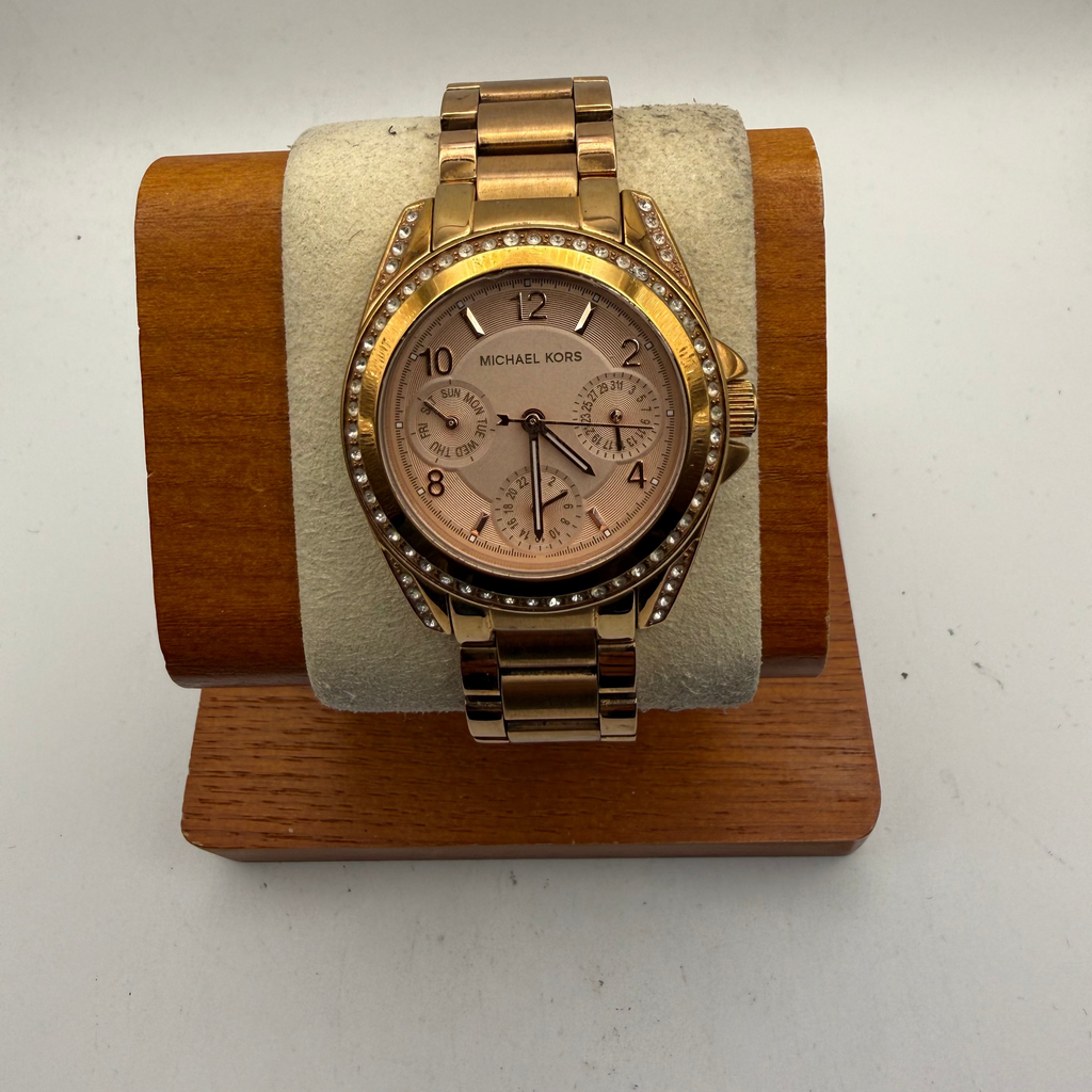 Michael Kors MK5613 Rose Gold Tone Crystal Set Ladies Watch 36mm (Fully Teste25.00