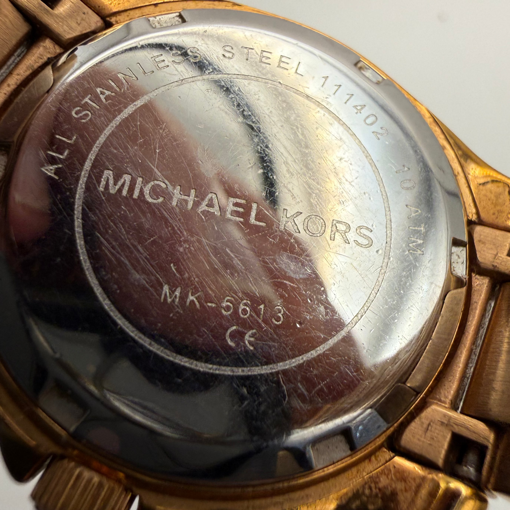 Michael Kors MK5613 Rose Gold Tone Crystal Set Ladies Watch 36mm (Fully Teste25.00