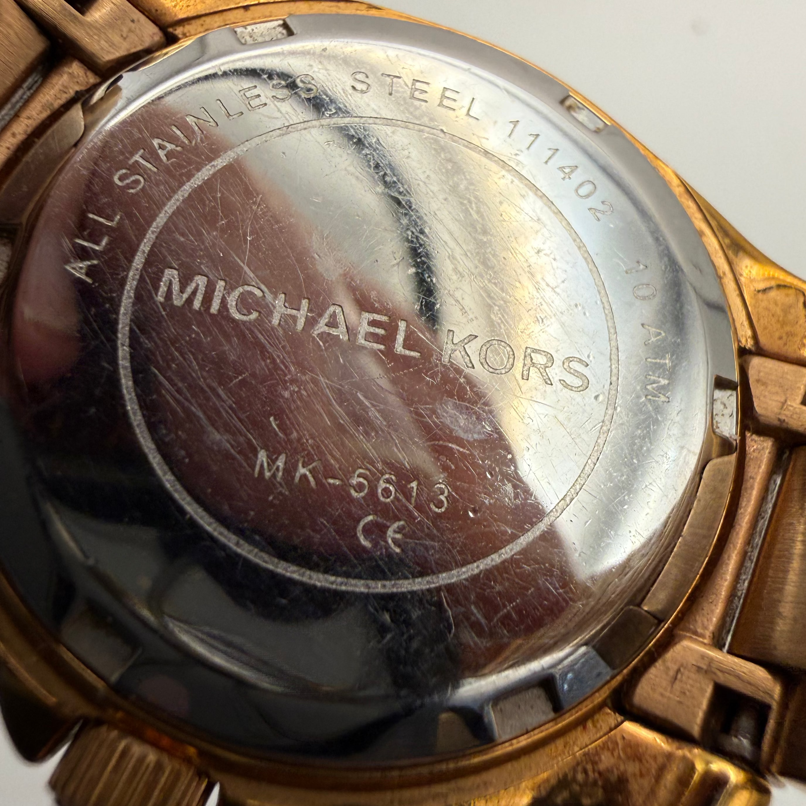 Michael Kors MK5613 Rose Gold Tone Crystal Set Ladies Watch 36mm (Fully Teste25.00